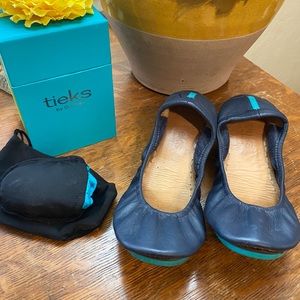 Tieks navy size 7